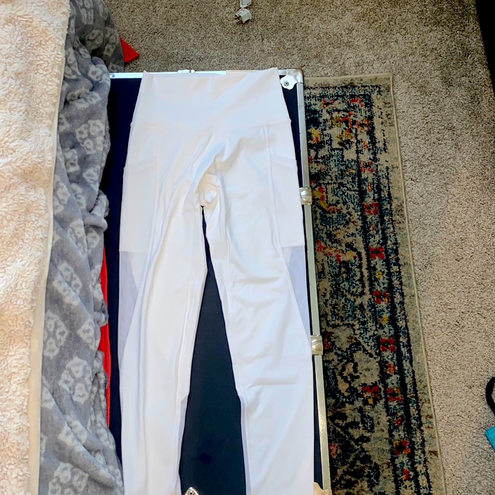 White aerie leggings